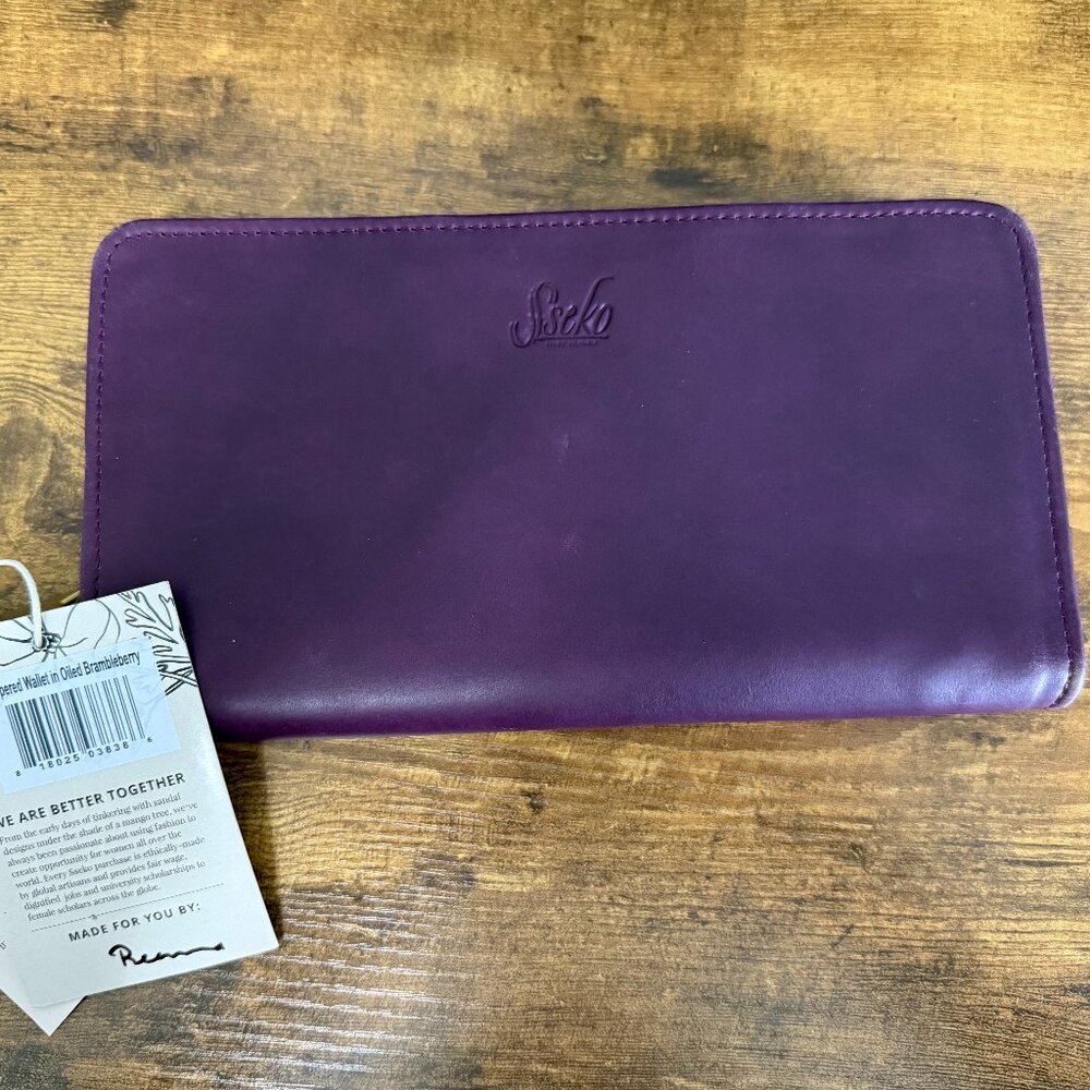 Sseko Zippered Wallet in Oiled Brambleberry